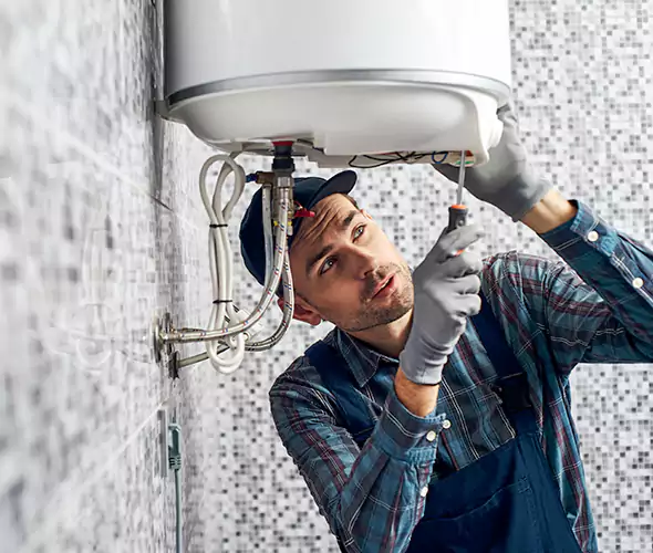 Expert Plumber for Hot Water Tank Maintenance in Highland Park, IL: Schedule Reliable Maintenance Services with Us